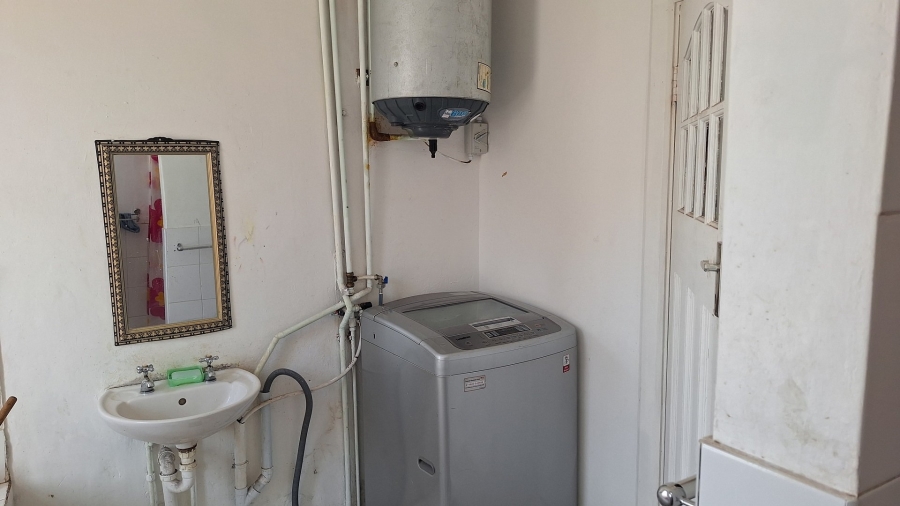 2 Bedroom Property for Sale in Port Elizabeth Central Eastern Cape
